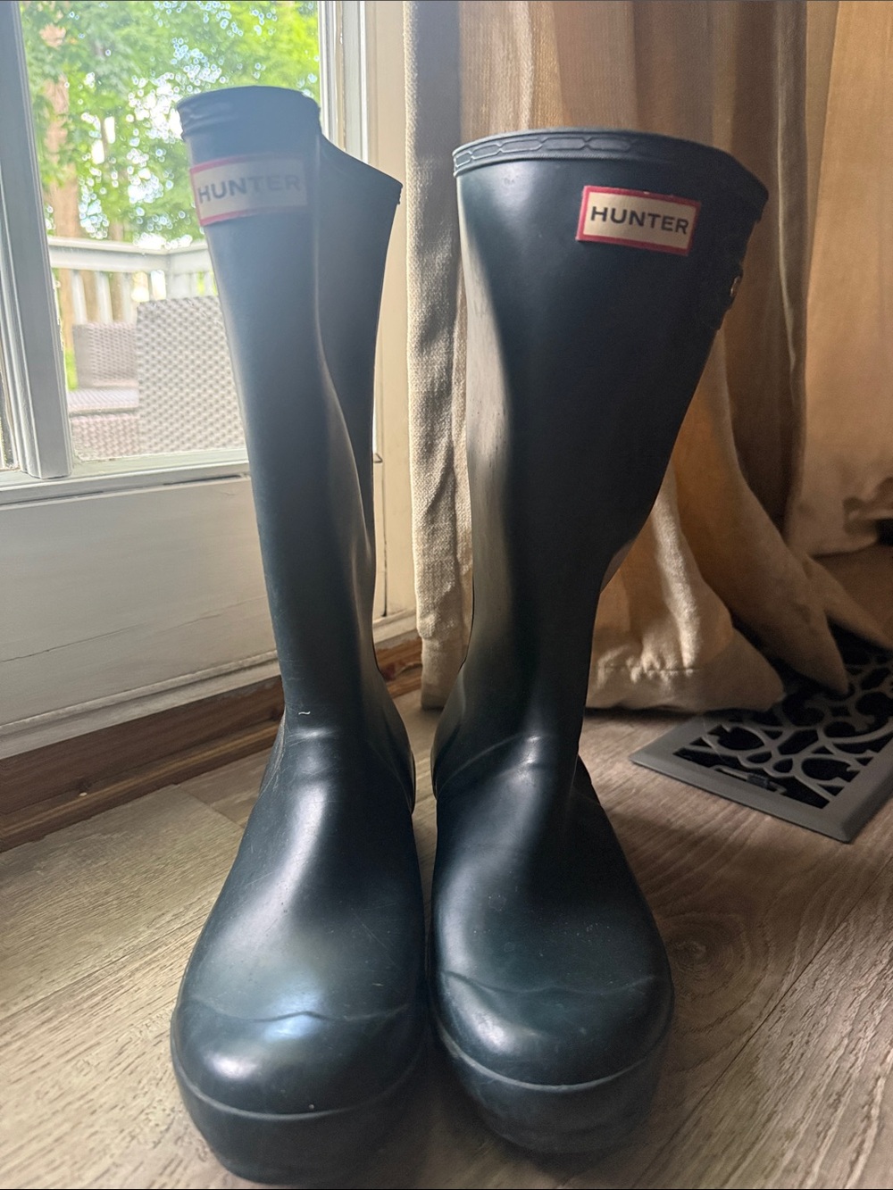 Hunter Black/very dark navy Tall Rain Boots with Red Logo Patch